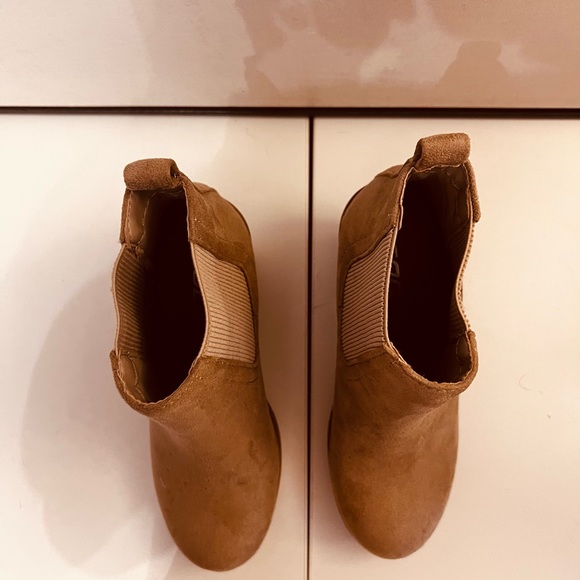Brand new never worn Soda tan suede Booties - Picture 10 of 11